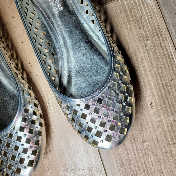 NWT Kenneth Cole Reaction Silver Metallic Sparkle Lattice Ballet Flats Women's - Picture 8 of 15
